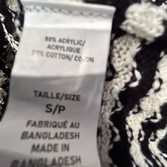 💥SALE💥Suzy Sheir black and white sweater in excellent condition. Size small. - Picture 4 of 4